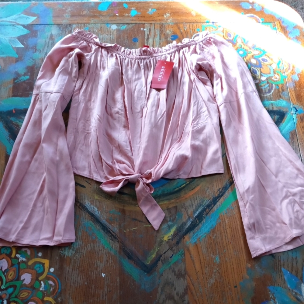 NWT! Guess off the shoulders wide flowy sleeve tie front crop top